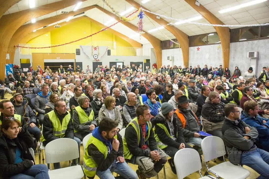 019 Après le grand débat quel modèle social - centre sevres photo Le dauphine