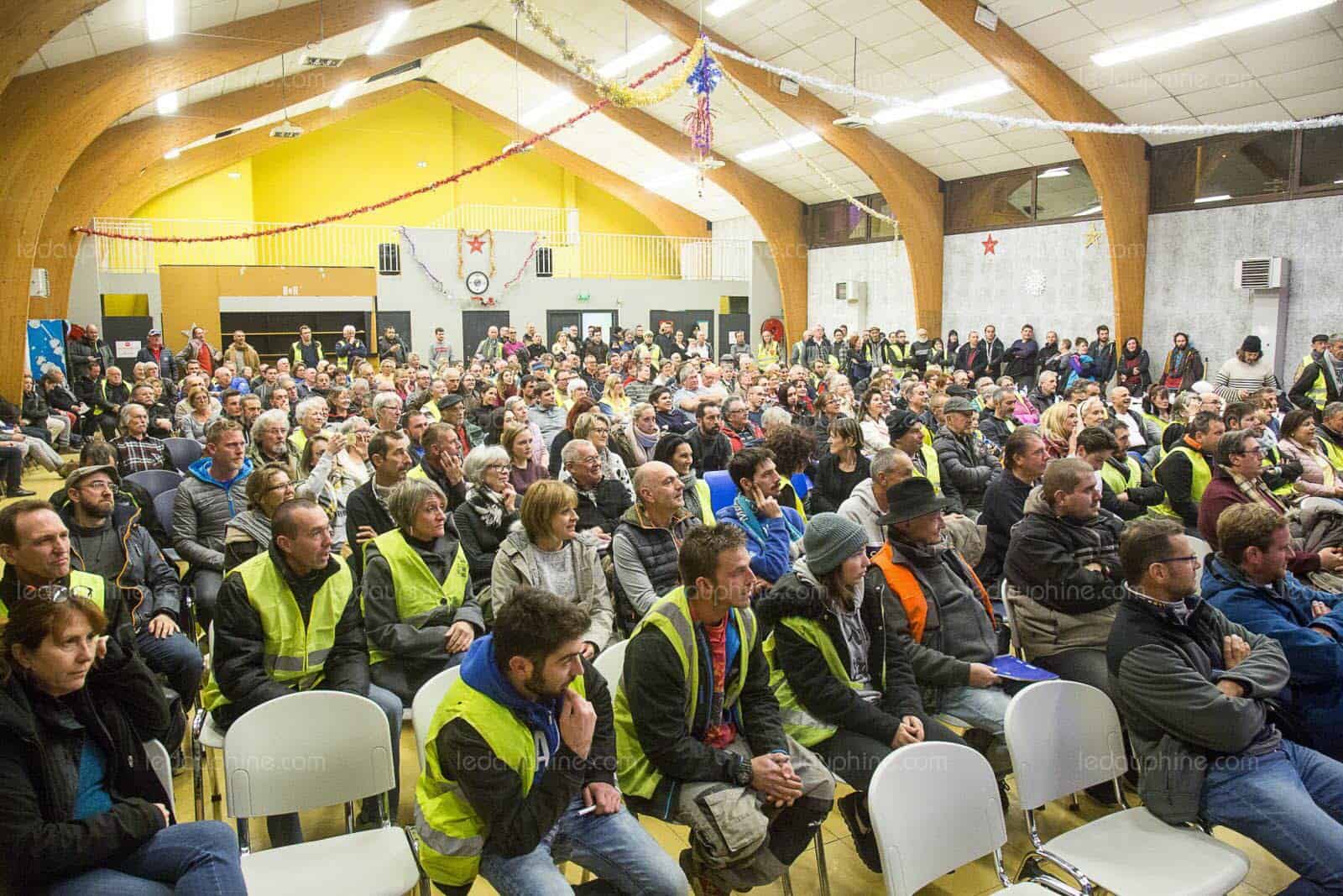 019 Après le grand débat quel modèle social - centre sevres photo Le dauphine