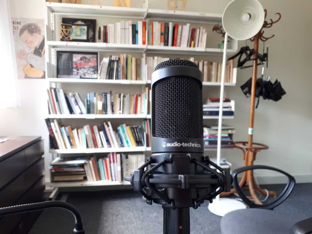 Photo du micro-enregistreur du podcast Café de Sèvres