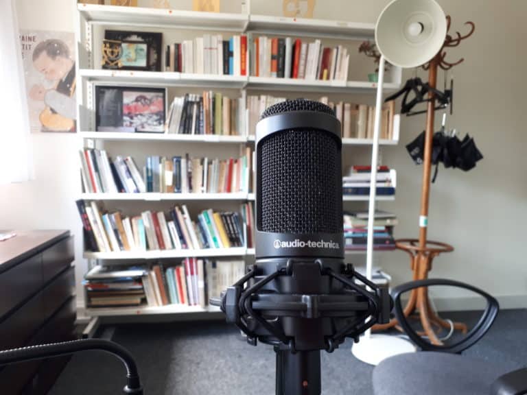 Photo du micro-enregistreur du podcast Café de Sèvres