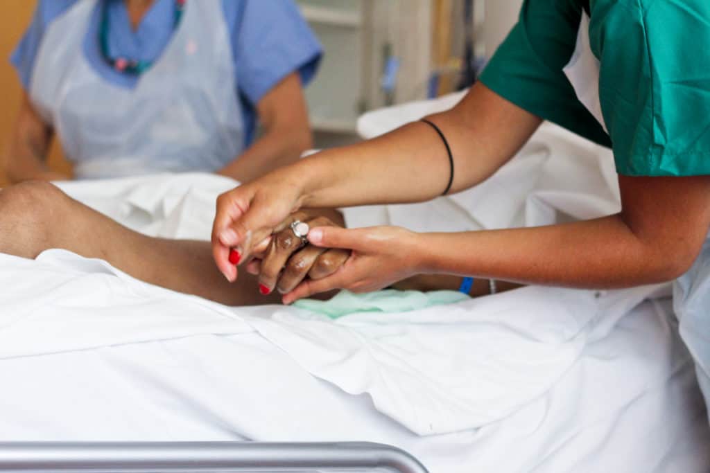 Le suicide assisté et l’euthanasie : menace pour les soins palliatifs ?