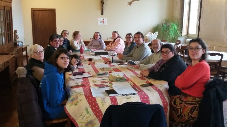 L&rsquo;eucharistie, les pauvres et l&rsquo;Eglise : enjeux politiques